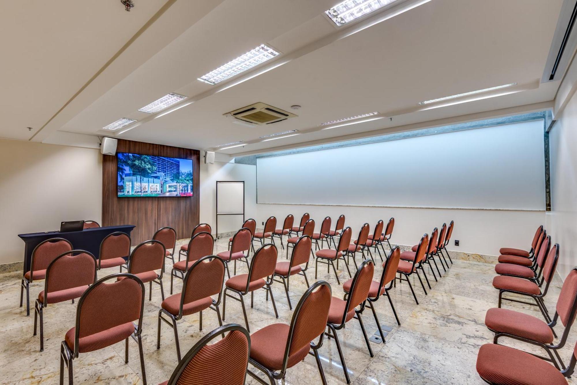 K Hotel Гояния Экстерьер фото