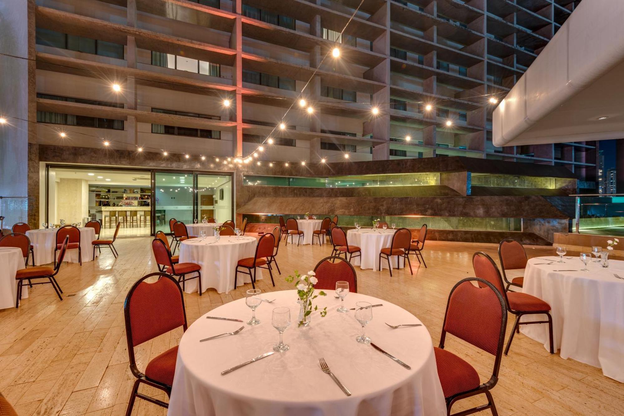 K Hotel Гояния Экстерьер фото