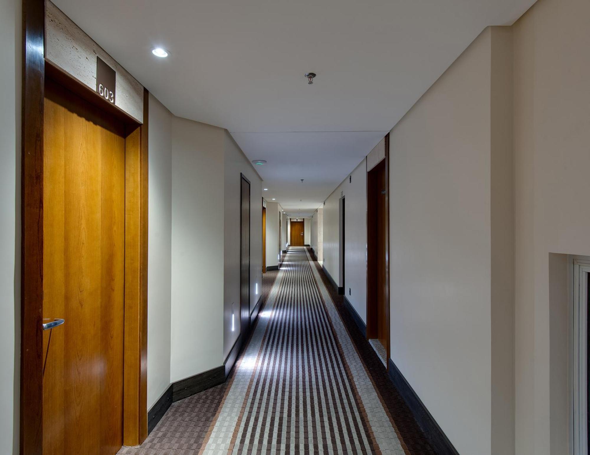 K Hotel Гояния Экстерьер фото