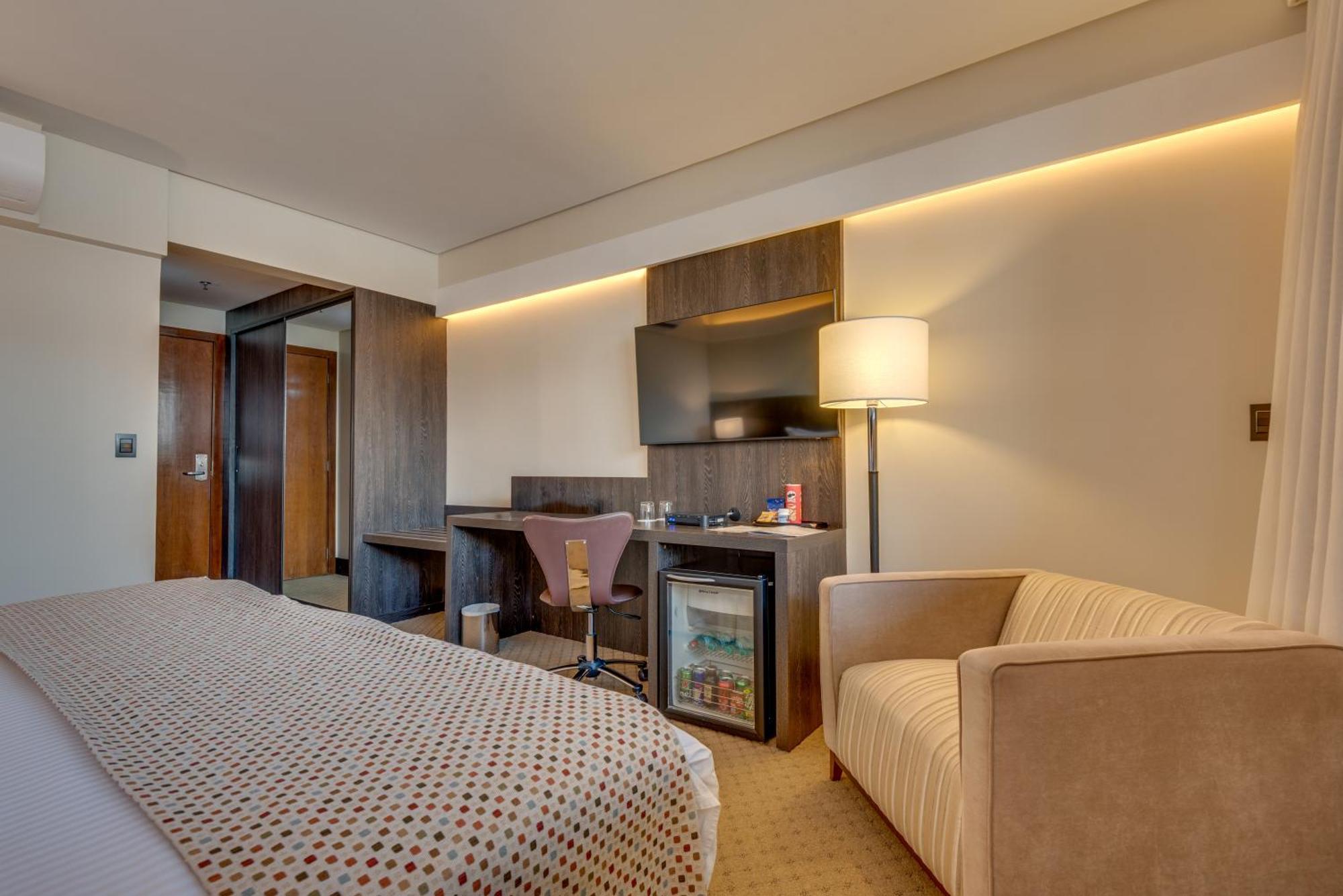K Hotel Гояния Экстерьер фото